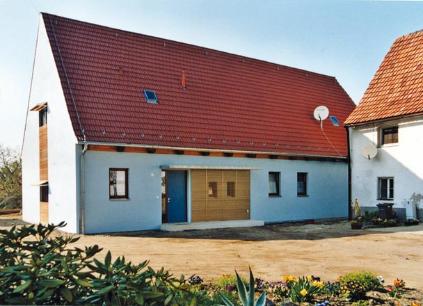 Umbau eines Scheunen- und Lagergebäudes in ein Wohngebäude in Hühndorf

